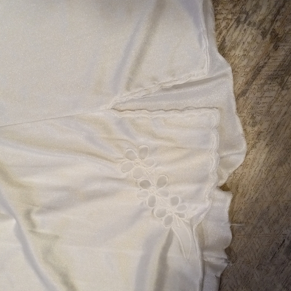 1960's knee length half slip.  Flower detail XL - Picture 3 of 7